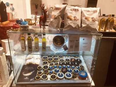 Caviar Artisan Cafe