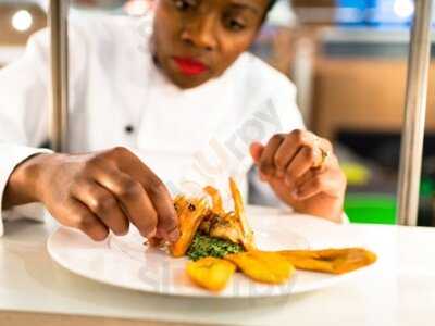 Eatwith: Carine Of London