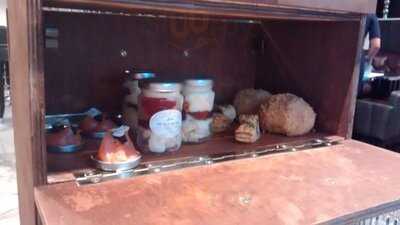 Low Tea At The Luggage Room