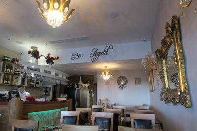 Bambino's On The Park