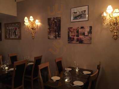 Bambino's On The Park