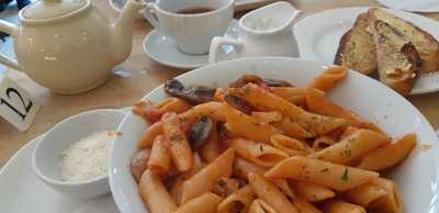 The Coffee Bean & Tea Leaf