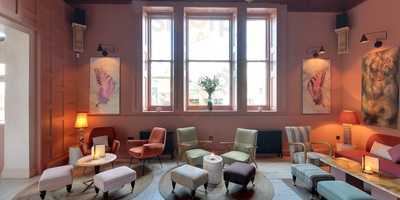 Oak Tree W6 Pub & Restaurant