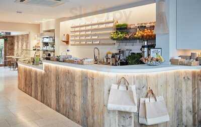 The De Beauvoir Deli Cafe