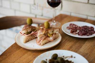 Spelzini And Luigi’s Bar