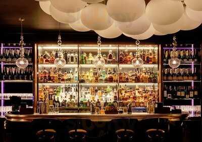 Anthracite Martini Lounge