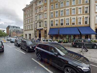 Anthracite Martini Lounge