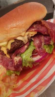 Opla Gourmet Burgers