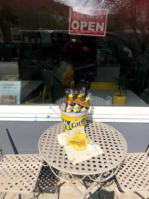 W2 Caribbean Cafe And Roti Shop