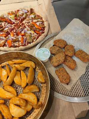 Domino's Pizza - London - East Sheen