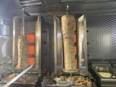Vino’s Kebab