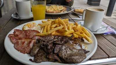 Hulya's Cafe And Restaurant