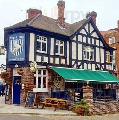 Albion In Goldsmiths Row