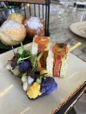 Lanes Restaurant & Bar