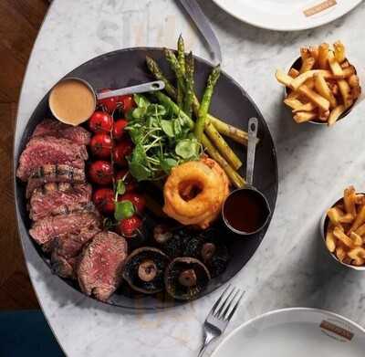 1802 Bar Lounge & Dining