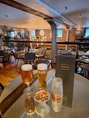 1802 Bar Lounge & Dining