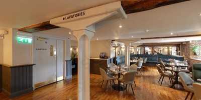 1802 Bar Lounge & Dining