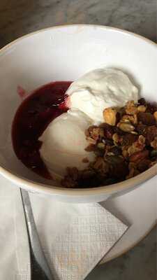 Gail's Bakery Battersea Square