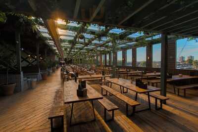 Jefferies Chicken At Pergola Olympia