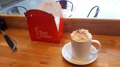 Ben's Cookies
