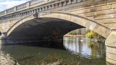 Chucs Cafe Serpentine