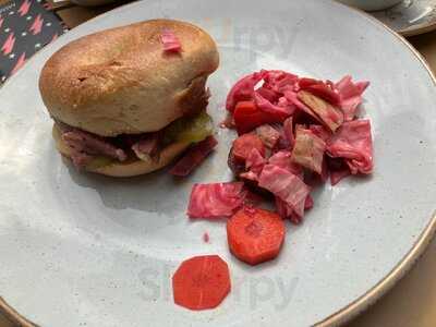 Roni's Bagel Bakery And Cafe