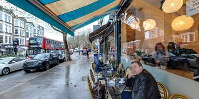 Roni's Bagel Bakery And Cafe