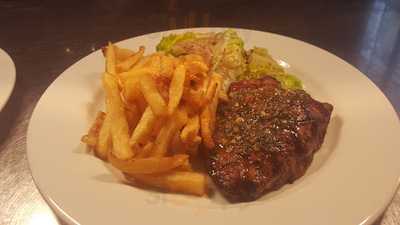 Woodstore Bar And Grill