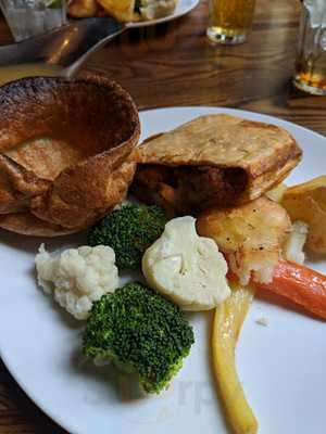 Woodstore Bar And Grill