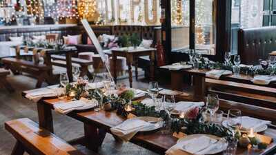 Woodstore Bar And Grill