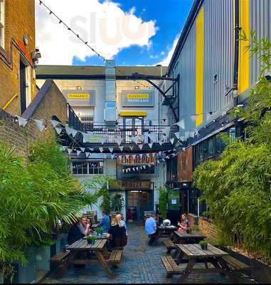 Woodstore Bar And Grill