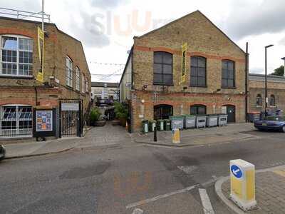 Woodstore Bar And Grill