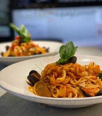 Metro Piazza Resaurant