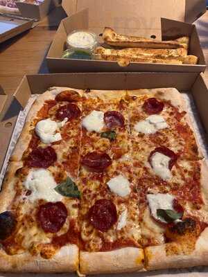 Firezza Pizza Restuarant & Delivery