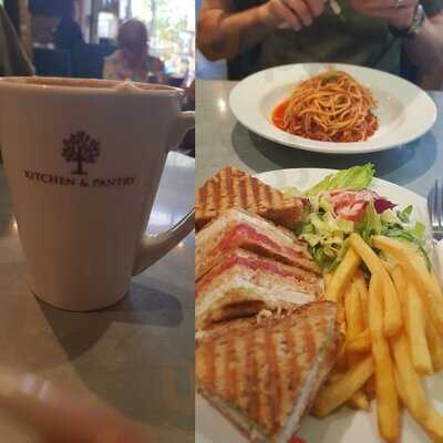 Kitchen And Pantry - Photo 8