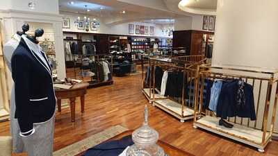 Brookes Brothers Bar