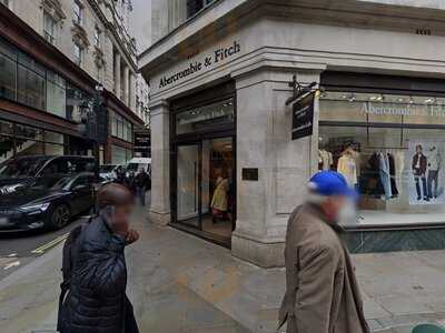 Brookes Brothers Bar