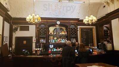 Victoria & Albert Bar