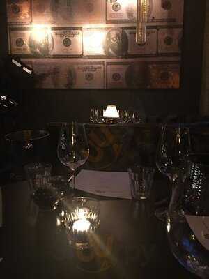 Beach Blanket Babylon - Shoreditch