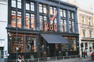 Beach Blanket Babylon - Shoreditch