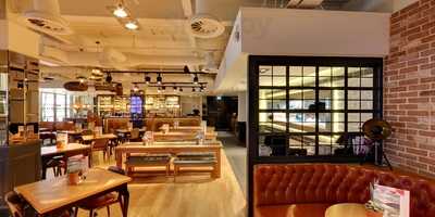 American Bar And Grill