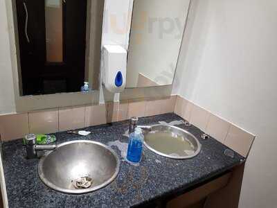 The Real Chinese Metro Buffet