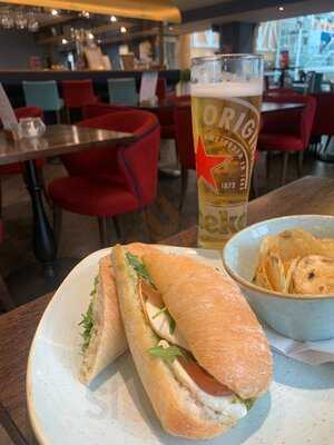 Cabin Bar - London Paddington Station