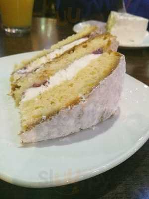 Meze Restaurant & Cafe