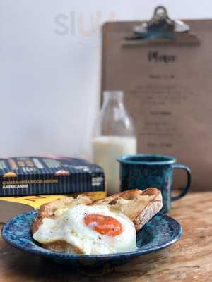 Greyhound On The Green