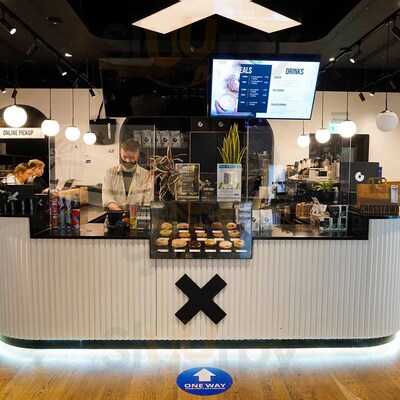 Crosstown Canary Wharf - Doughnuts & Coffee