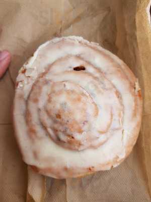 Crosstown Canary Wharf - Doughnuts & Coffee