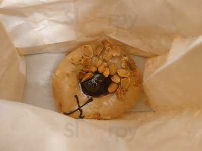 Crosstown Canary Wharf - Doughnuts & Coffee