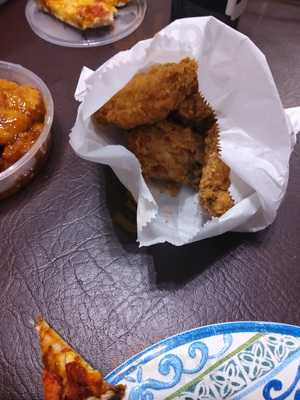 Elroys Chicken And Pizza