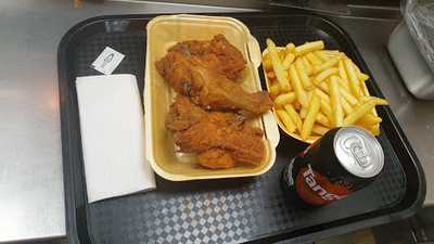 Manhattan Chicken And Pizza